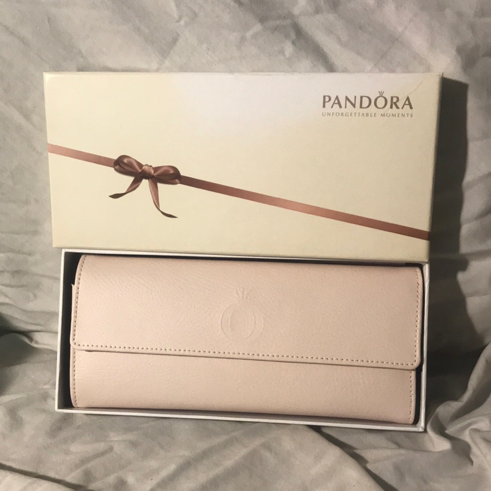 NIB Pandora jewelry organizer